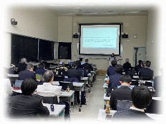 ���ҍu���̗l�q